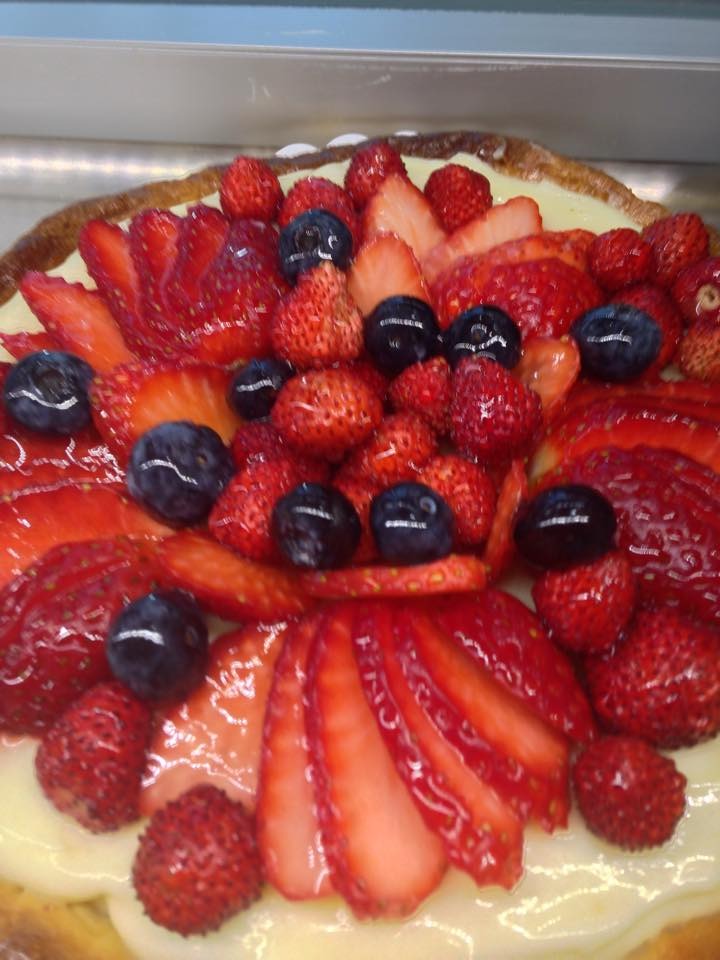 torta crema pasticcera e fragole