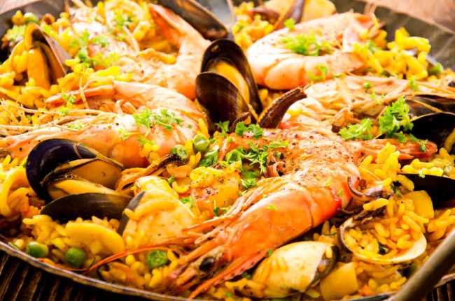paella valenciana AdobeStock 44376400