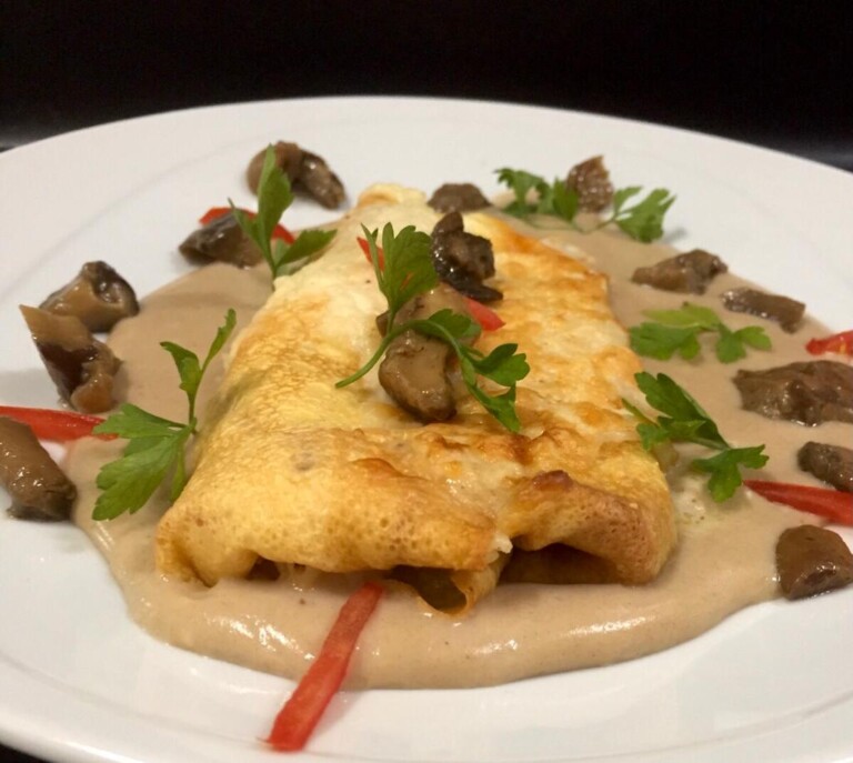 CREPES CON FUNGHI PORCINI E FORMAGGI DOLCI 8,00
